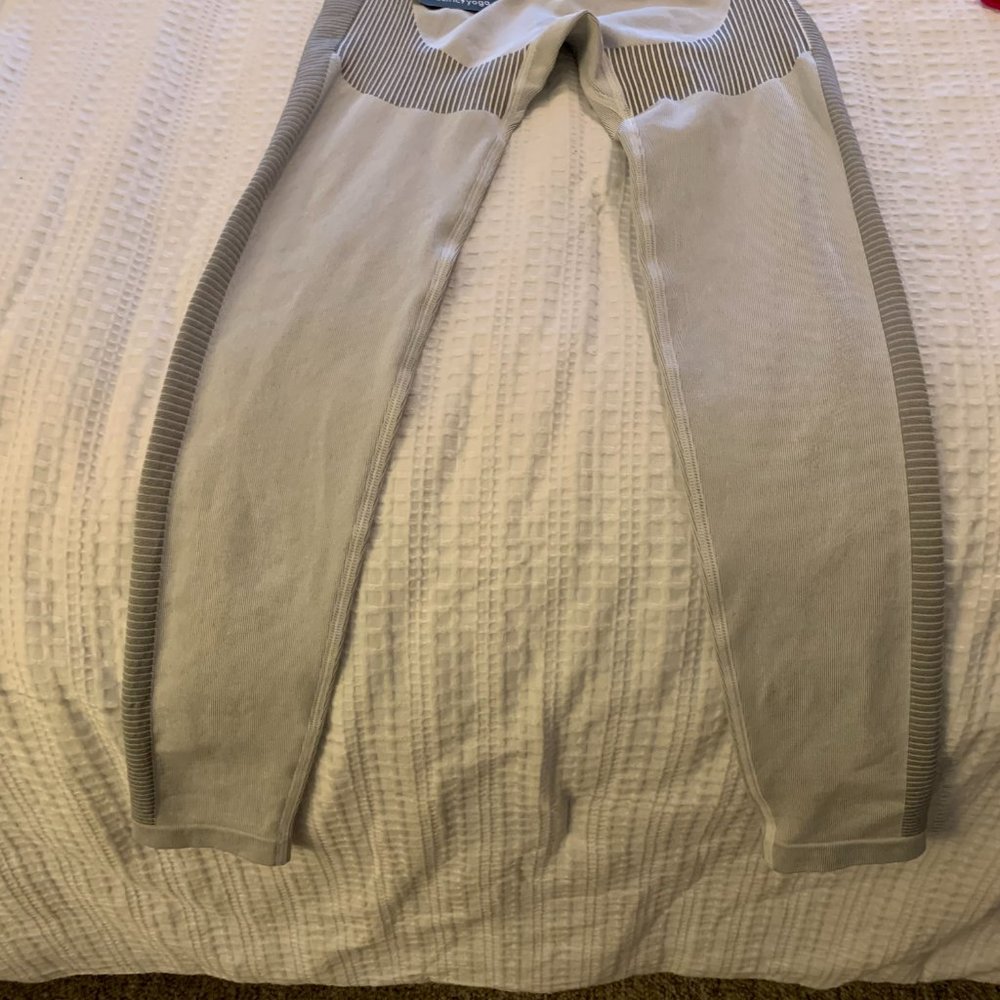 ELECTRIC YOGA LEGGINGS NWT SMALL - Picture 2 of 2
